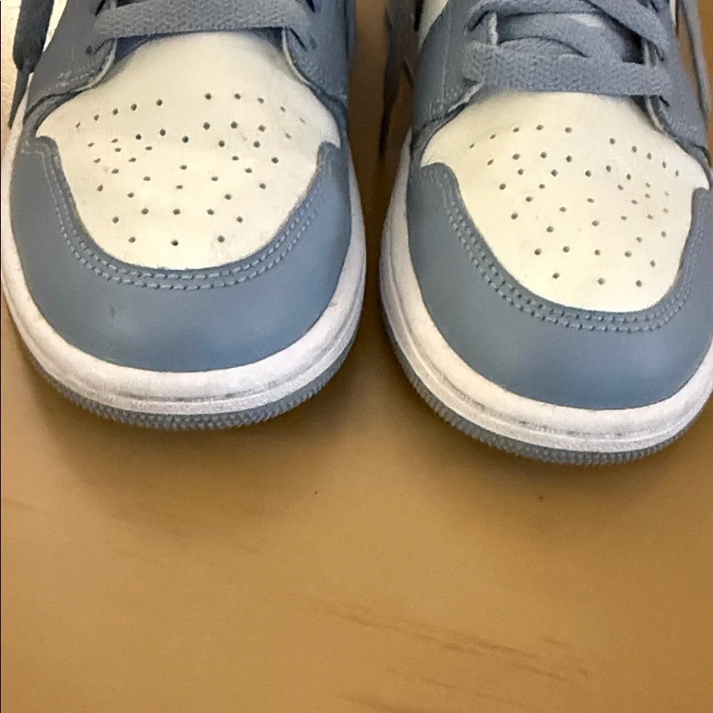 Women’s Nike Air Jordan 1 Mid White Diffused Blue - Size 8 - Picture 7 of 9